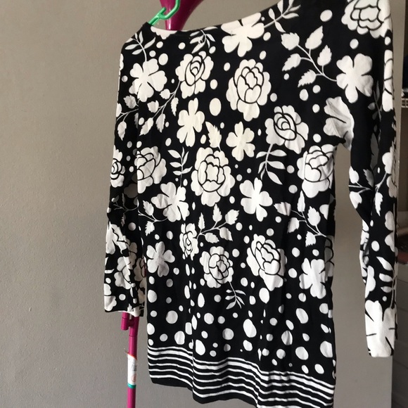CDP & CO. BLACK AND WHITE FLOWERED BLOUSE - Picture 7 of 8